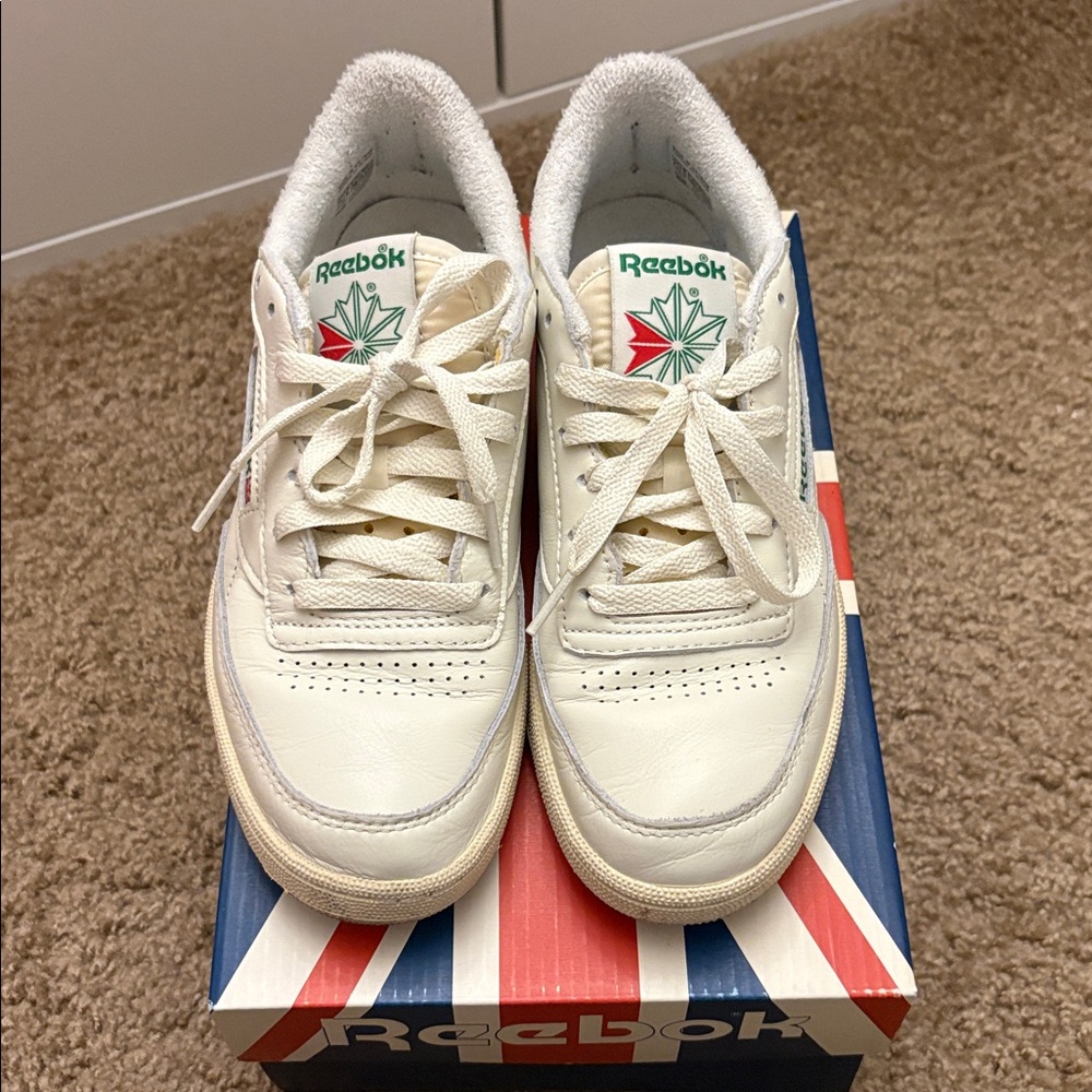 Reebok Women’s Club C 85 Vintage Shoes in chalk/alabaster/glengreen